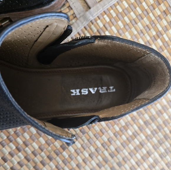 Trask Black Chukka Boots with‎ Sleek Design Excellent Conditions - Picture 5 of 7